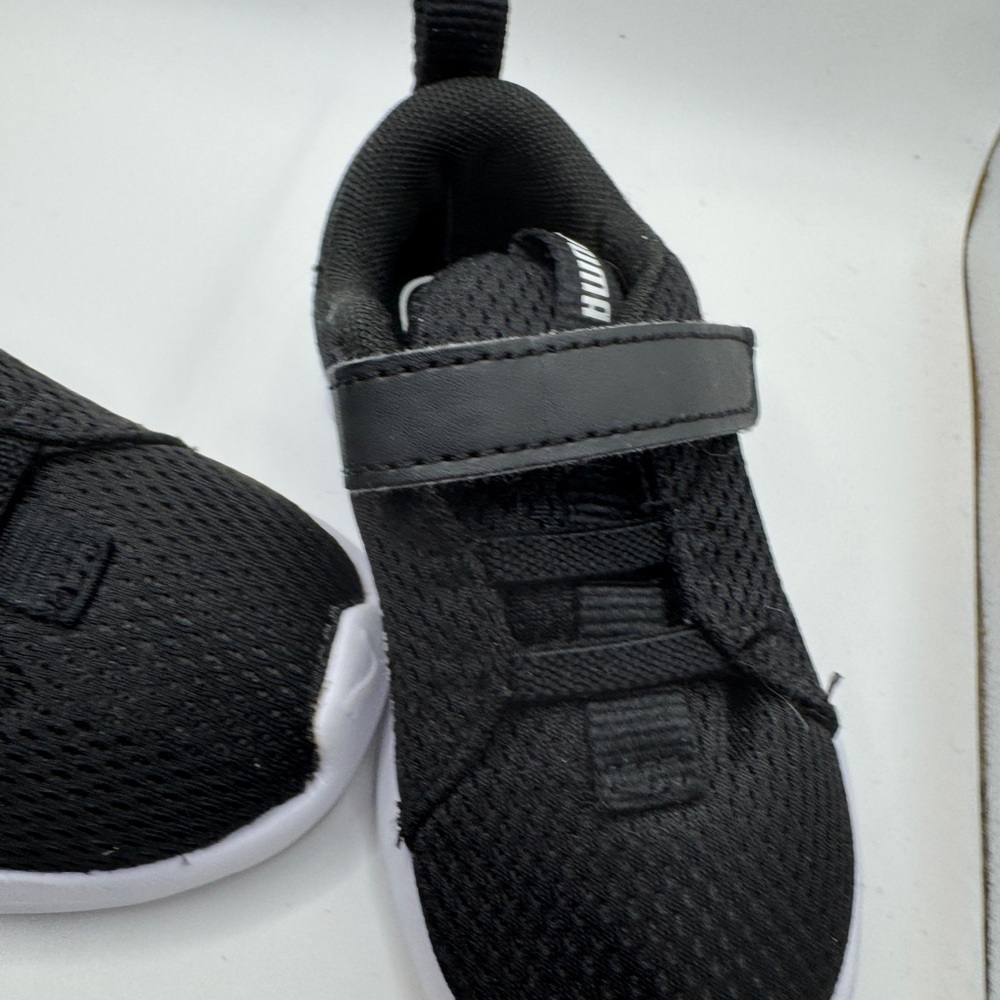 🎊HP🎉 Puma Toddler Size 5M Girls & Boys Black and White Sneakers - Picture 4 of 8